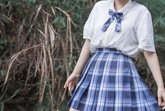 微密圈 – 美图分享：保守的二舅妈红丝白袜，带你领略别样的视觉盛宴.txt
