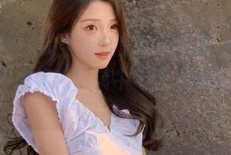 克拉女神 – 完整版佳莹奶牛写真全集，看看这位博主如何玩转牛与艺术的结合！.txt