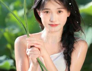 克拉女神 – 绝佳光影下的嘉萌空姐写真合集，记录每一次精彩瞬间.txt