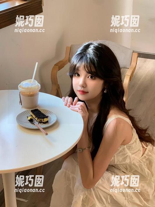 克拉女神 - 王睿校园写真图包，青春气息浓郁，快来下载感受那份纯真与美好！.txt