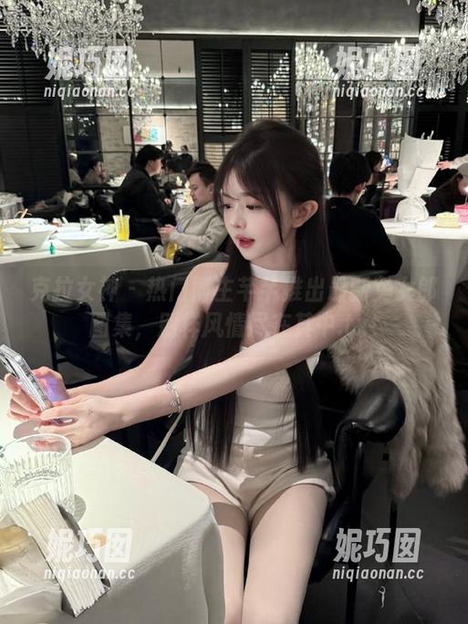 克拉女神 - 热门博主芊芊推出最新兔女郎图集，别样风情尽在其中.txt