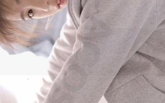 克拉女神 – 雅楠的办公室美图在线上线！为您带来她最真实的生活剪影！.txt