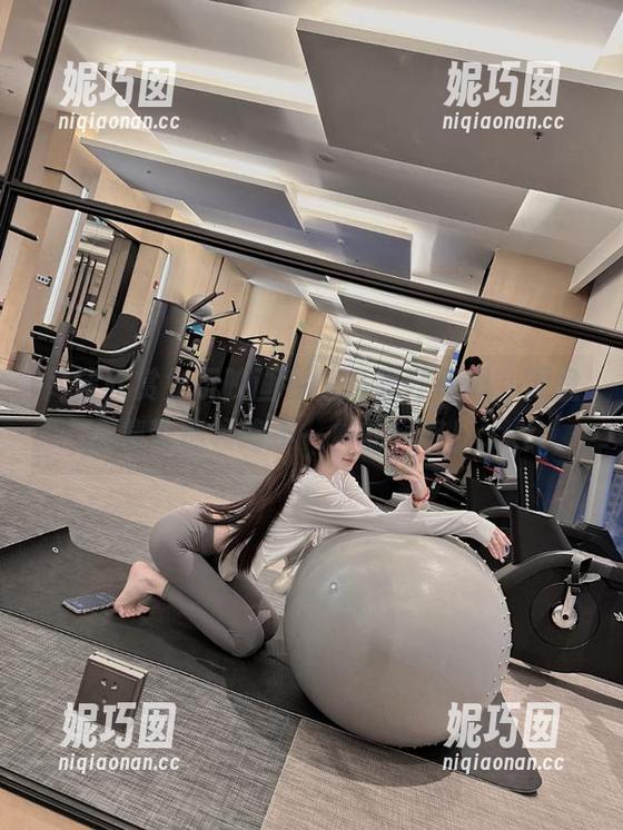 尽情欣赏兔玩映画牛仔高跟鞋写真，网盘合集带你领略不一样的风格！.txt