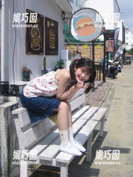 下载兔玩映画图包：感受橘色黑护士的独特风格与视觉冲击！.txt