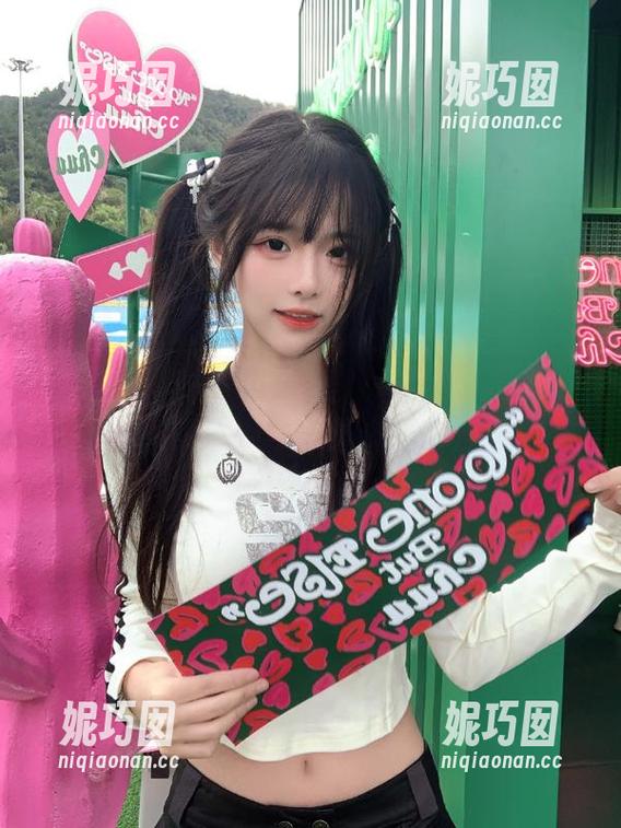 初夏女神 - 安妮倾情呈现油亮写真合集，让你的心灵感受那份独特的光泽.txt