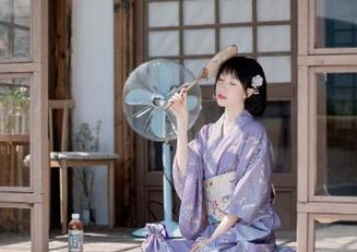 初夏女神 – 感受柒柒职高校服的魅力，精彩套图分享让你眼前一亮！.txt
