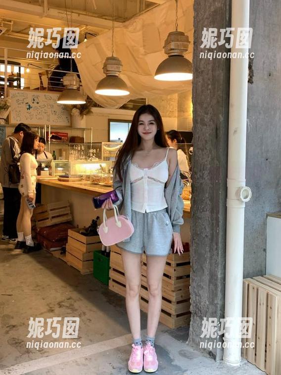 初夏女神 - 环环浴室写真精选：现代图库中的唯美瞬间.txt