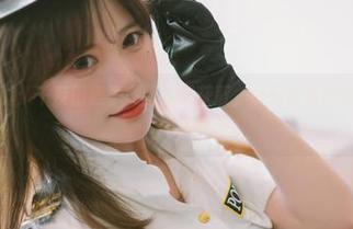绝美校服写真：千反田鹿子美图免费获取，捕捉青春的每一个感动！.txt