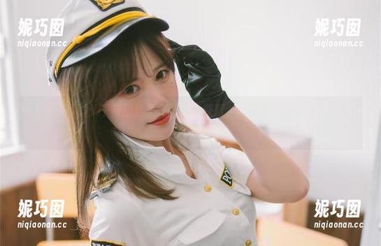 绝美校服写真：千反田鹿子美图免费获取，捕捉青春的每一个感动！.txt