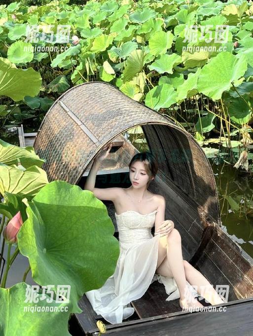 探秘南鸽私房，美脚图片展示无遗，尽显优雅与魅力！.txt