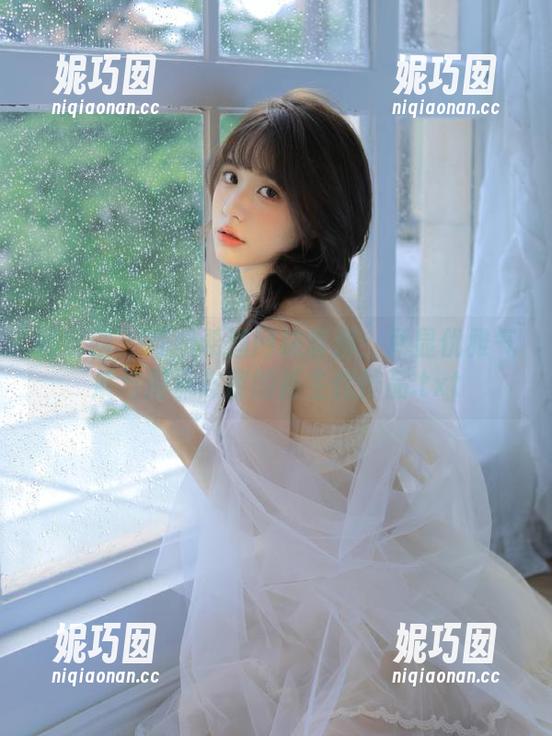 微密圈 - 周妍希渔网袜套图：尽显优雅气质与潮流态度的新生代作品.txt