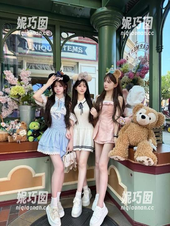 独家在线发布喵写真，课桌上黑丝美腿图片太撩了！.txt