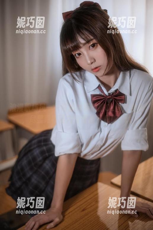浪漫职场风——喵糖映画制服OL图片合集，尽显青春活力与优雅气息！.txt
