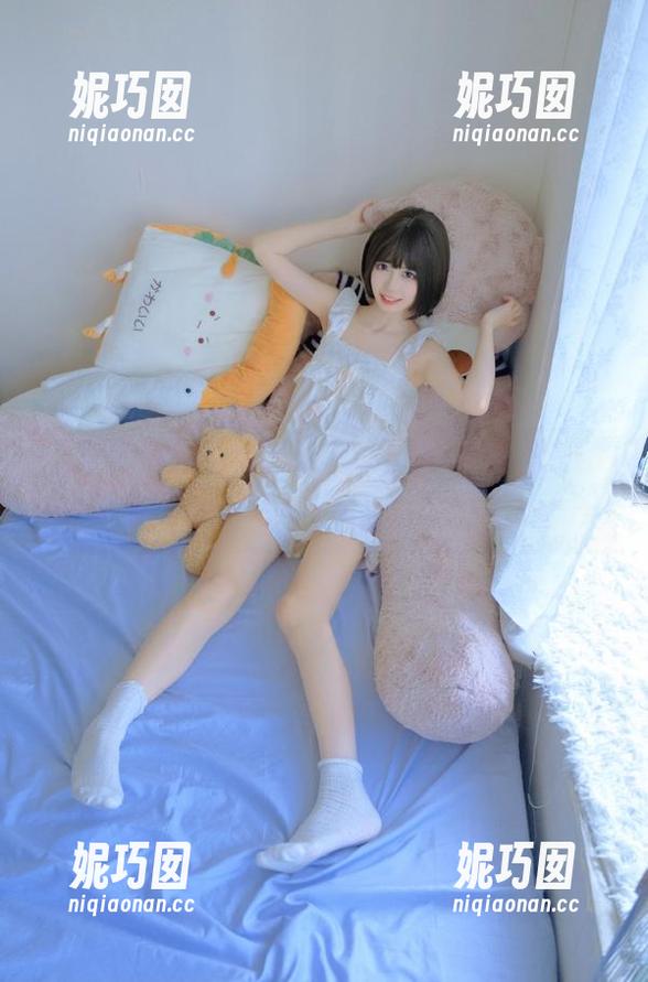 无法抗拒的吸引力，观看“喵糖映画”小天鹅女仆与梦幻礼服的写真盛宴.txt