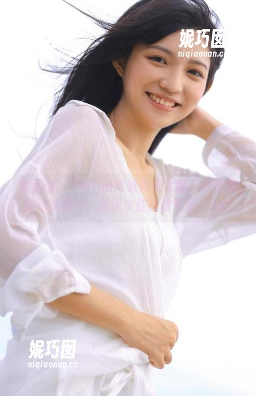 嗲囡囡 - Celina青妍内衣专题：分享她的绝美图片，展现女性优雅气质！.txt
