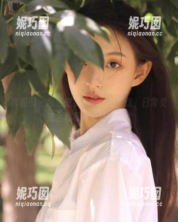 嗲囡囡 - 跟随史雯Swan的步伐，日常灵感全套写真大放送.txt