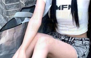 嗲囡囡 – 经典再现！土肥圆矮挫穷献上写真集《灰丝》，绝不容错过的视觉享受分享！.txt