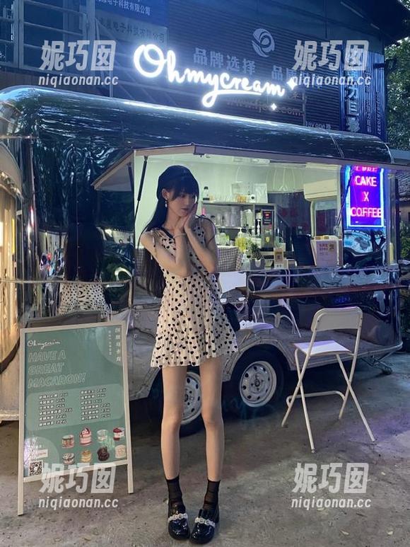 嗲囡囡 - 就是阿朱啊的写真旅程：从美图中感受她生动的剧情与灵动的瞬间.txt