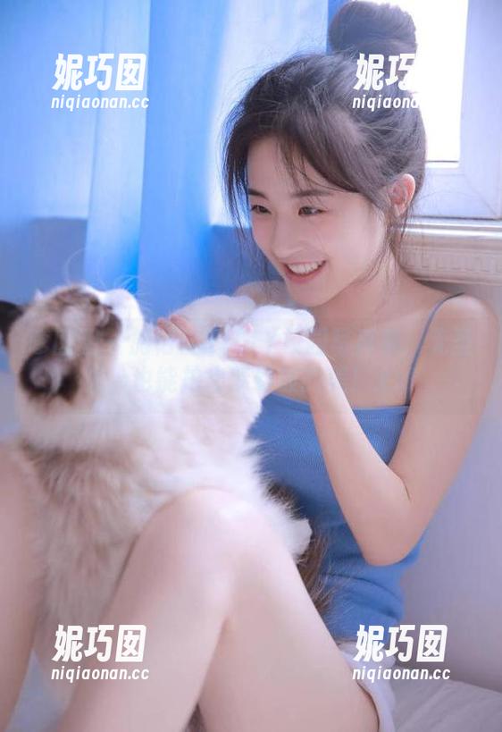 嗲囡囡 - 施忆佳KITTY校园写真集：无圣光，也能拍出梦幻般的美！.txt