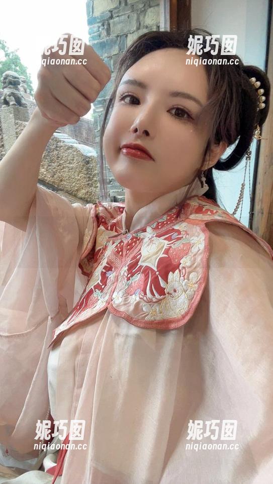 夏小秋秋秋的教室写真分享，让我们一同感受青春的气息.txt