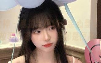 头条女神 – 私拍大揭秘：余心曼与棉袜的欢笑故事，资源里满满都是惊喜！.txt