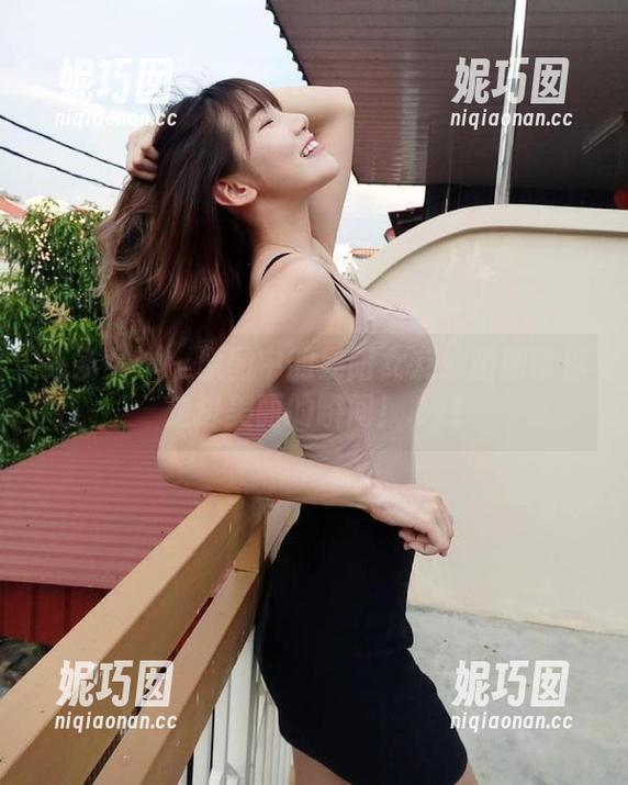 头条女神 - 原图中的易阳女友：图册带你走进美丽的瞬间！.txt