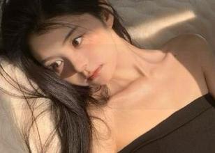 头条女神 – 林依依姐姐的青春写真合集：捕捉每一个美好瞬间的图集.txt