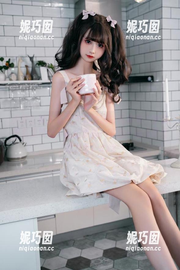 头条女神 - 喜欢火儿的黑白写真吗？来这里免费领取丰富的资源，带我一起感受爱的力量！.txt