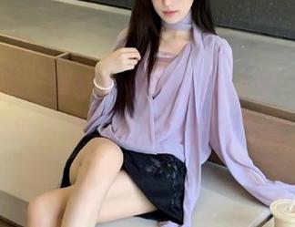 头条女神 – 蔡楠的粉色私拍资源：“柔美与力量”的完美结合.txt