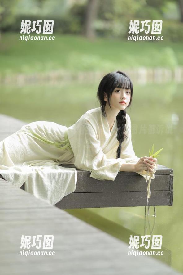 奈汐酱Nice丝风格全集：每张图片都诉说着她的梦想与追求.txt