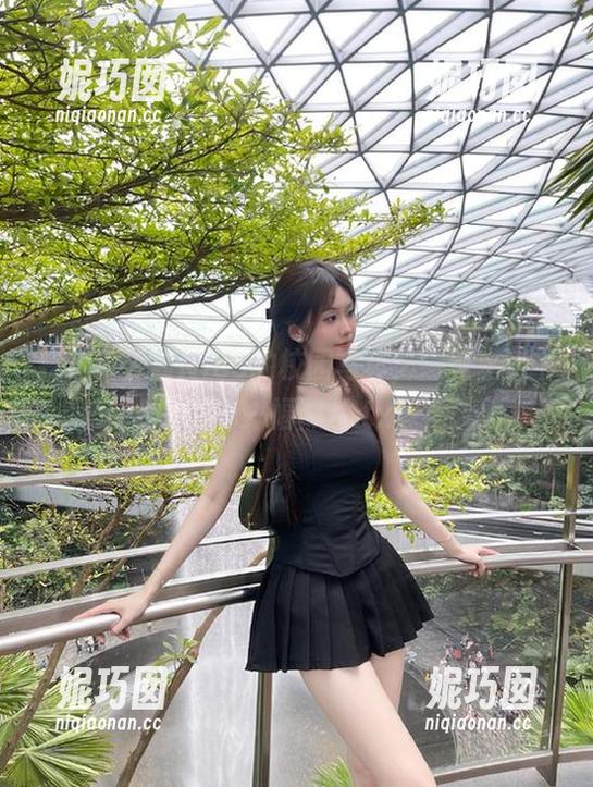 探索奈汐酱Nice的校园写真，感受生活中的每一幅照片.txt