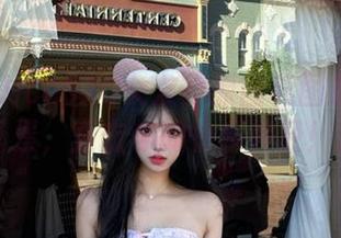 奈汐酱Nice520女友：原图和图册中的梦幻场景，直击你的快乐神经！.txt