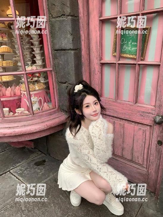 微密圈 - 追随女刺客的足迹，最新镂空写真展现前所未有的创意.txt