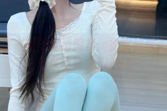微密圈 – 精美高清图集：奶宝妹纸的嘉宾专享写真之旅.txt