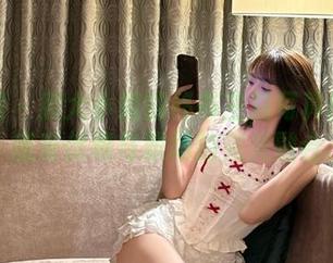 微密圈 – 宸大小姐的秘书主题写真图包分享，感受优雅与职场的完美融合.txt
