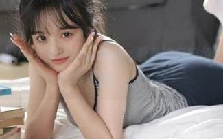 微密圈 – “小u优优子”作品精选，看看她穿粉色吊带裙时的尴尬瞬间！.txt