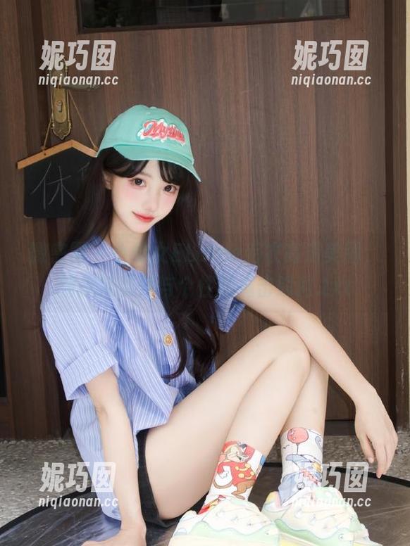 微密圈 - 小仙女ELaine毛衣高清美图，捕捉她柔美与个性的撞击瞬间.txt