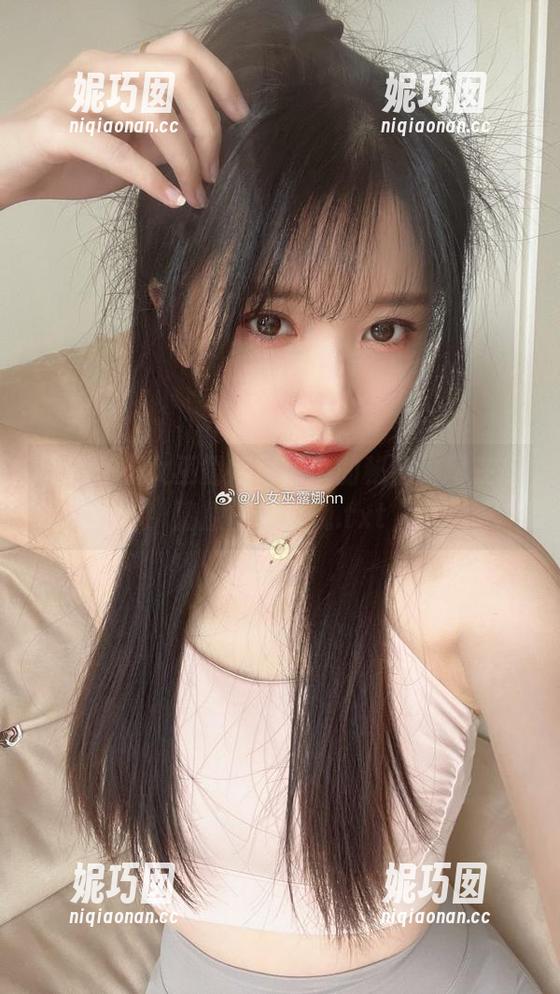 隐藏在小女巫露娜写真中的秘密，尽在高清原图中展现.txt