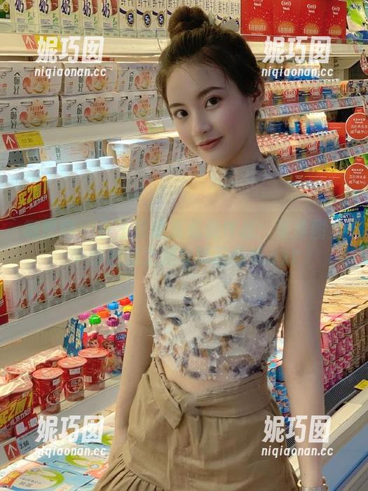 微密圈 - 小玉吃果冻私房作品：蕾丝图集中的魅惑之美与华丽细节.txt