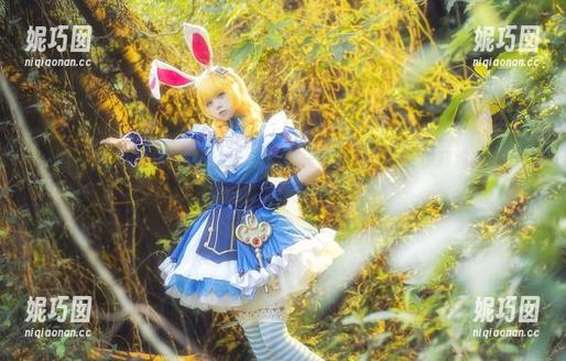 体验梦幻与现实交融的奇迹，小野妹子w的魔法少女伊莉雅高清写真震撼上线！.txt
