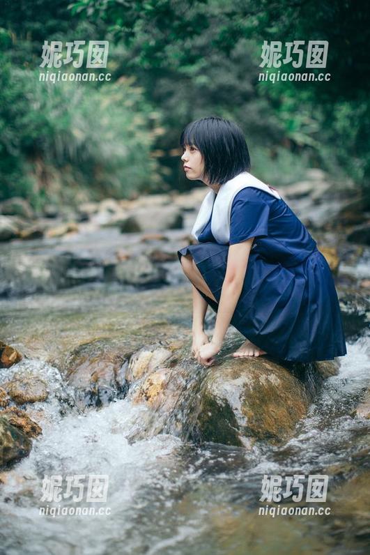 猫系泳衣盛夏绽放，小野妹子w的写真作品带你感受清凉一夏！.txt