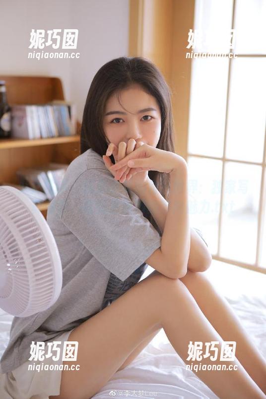 少女秩序 - 探索小葵的粉色世界：独家写真图包，完美呈现她的时尚魅力.txt