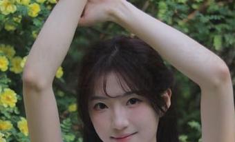 尤果网 – Mikka涵涵完美无圣光美足写真作品，探索细节中的无限可能.txt