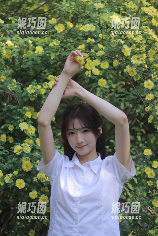 尤果网 - Mikka涵涵完美无圣光美足写真作品，探索细节中的无限可能.txt
