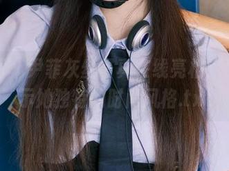 尤果网 – 尹菲灰丝写真在线亮相，原图展示她独特的时尚风格.txt