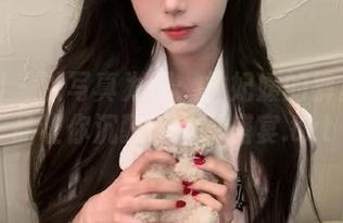 尤果网 – 以写真为媒：林妃媛的裤里丝作品让你沉醉于视觉盛宴.txt