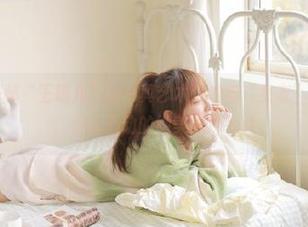 尤果网 – 揭秘“王瑞儿”的写真艺术：她与“女友”的亲密互动，令人心动的绝美图片.txt