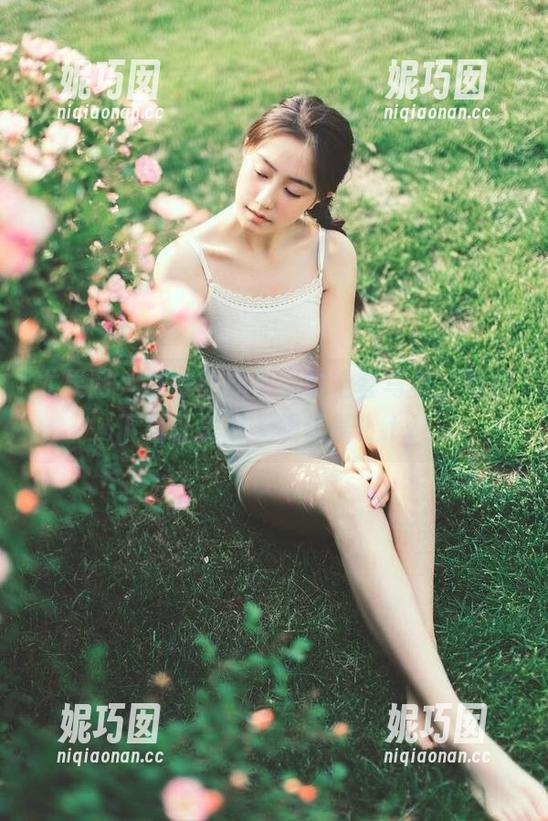尤果网 - 球球的旗袍魅力全套写真，免费下载让美丽无限延展！.txt