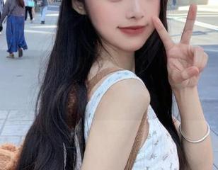 尤果网 – 米妮制服写真集，自信面对镜头的高清魅力呈现.txt