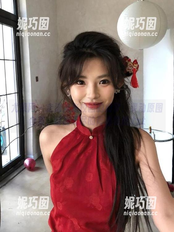 尤果网 - 走进米米校园的幻梦：灵动原图合集，捕捉无尽的青春景致.txt